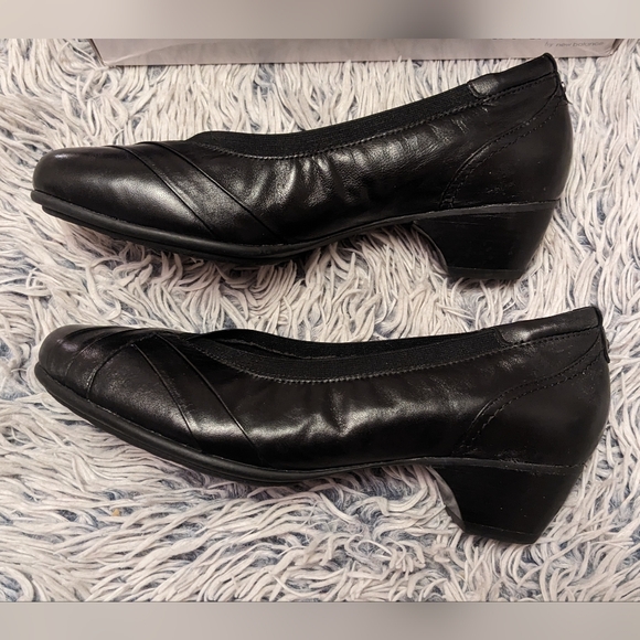 Aravon (by New Balance) Patsy Leather Dress Slip On Pumps in Black, Size 9 - Picture 2 of 12